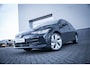 Volkswagen Golf Life Edition eHybrid | 'App-Connect' draadloze smartphone integratie | Achterbank in ongelijke delen neerklapbaar incl. middenarmsteun en doorlaadmogelijkheid | Afstandscontrolesysteem (Front Assist)