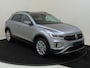 Volkswagen T-Roc Life Edition | 'App-Connect' draadloze smartphone integratie | 'App-Connect' draadloze smartphone integratie | Afstandscontrolesysteem (Front Assist)