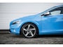 Volvo V40 1.6 D2 R-Design | Panodak | Xenon | Leder | Trekhaak | Cruise | Climate | 18 inch | NL Auto |
