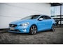 Volvo V40 1.6 D2 R-Design | Panodak | Xenon | Leder | Trekhaak | Cruise | Climate | 18 inch | NL Auto |