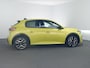 Peugeot e-208 GT | 8 jaar fabrieksgarantie of 160.000 kilometer op het accupakket | Adaptieve cruise control met Stop&Go functie | Armsteunen op de voorportieren bekleed met kunstleder met groen sierstiksel (GT-Line)