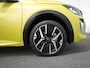 Peugeot e-208 GT | 8 jaar fabrieksgarantie of 160.000 kilometer op het accupakket | Adaptieve cruise control met Stop&Go functie | Armsteunen op de voorportieren bekleed met kunstleder met groen sierstiksel (GT-Line)