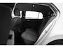 Volkswagen Golf Life Edition eHybrid | 'App-Connect' draadloze smartphone integratie | Achterbank in ongelijke delen neerklapbaar incl. middenarmsteun en doorlaadmogelijkheid | Afstandscontrolesysteem (Front Assist)