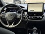 Toyota Corolla Cross Hybrid 140 Dynamic NIEUW UIT VOORRAAD LEVERBAAR! NL-AUTO APPLE/ANDROID AUTO STOEL/STUUR VERWARMING BSM PRK SNSR
