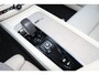 Volvo XC60 T8 Recharge AWD Ultra Dark - Panorama/schuifdak - IntelliSafe Assist & Surround - 360º Camera - Bowers & Wilkins audio - Adaptieve LED koplampen - Verwarmde voorstoelen, stuur & achterbank - Parkeersensoren voor & achter - Elektr. bedienb. voorstoelen met geheugen - Head up display - Draadloze tel. lader - Extra getint glas - 22' LMV