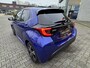 Toyota Yaris HYBRID 115 DYNAMIC NIEUW & DIRECT LEVERBAAR!!! KEYLESS LED CAMERA 16" LM-VELGEN APPLE/ANDROID
