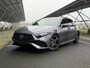 Mercedes-Benz A-klasse 180 Business Solution AMG | Night | Panoramaschuifdak | Sfeerverlichting | Achteruitrijcamera | MULTIBEAM LED | Stoelverwarming |