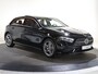 Mercedes-Benz A-klasse 250e Business Solution AMG | Panoramaschuifdak | Head-up display | Premium Plus | Stoelverwarming | 360° camera |