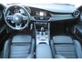 Alfa Romeo Giulia 2.0T Sprint | Face-lift 2021 | Veloce interieur | Apple Carplay / Android Auto | Adapt. Cruise + Lane Assist | Camera | Dealer Onderhouden!