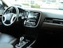 Mitsubishi Outlander 2.0 PHEV instyle | 203 PK | 4WD | AUTOMAAT | TREKHAAK | DEALER ONDERHOUDEN | VIERSEIZOENEN BANDEN |