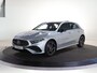 Mercedes-Benz A-klasse 250e Business Solution AMG | Panoramaschuifdak | Premium Plus | Head-up display | Dodehoekassistent |