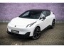Lynk & Co 02 More 66 kWh | 445 km elektrisch bereik | Adaptive Cruise Control | Panoramadak | Harman Kardon Premium Audio Systeem | 360 graden camera | Dodehoekdetectie | Stoel/Stuurverwarming | Apple CarPlay/Android Auto | 20"LM-velgen | Elektrisch bedienbare voorstoelen met geheugenfunctie | Klimaat warmtepomp | Elektrisch bedienbare achterklep |