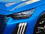 Peugeot 208 GT | Armsteunen op de voorportieren bekleed met kunstleder met groen sierstiksel (GT-Line) | Climate Control | Dashboard en deurpanelen in kunststof met carboneffect