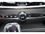 Volvo V60 T6 Recharge AWD Plus Dark - IntelliSafe Assist & Surround - 360º Camera - Harman/Kardon audio - Verwarmde voorstoelen, stuur & achterbank - Parkeersensoren voor & achter - Elektr. bedienb. voorstoelen met geheugen - Elektr. inklapbare trekhaak - 18' LMV