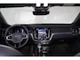 Volvo V60 T6 Recharge AWD Plus Dark - IntelliSafe Assist & Surround - 360º Camera - Harman/Kardon audio - Verwarmde voorstoelen, stuur & achterbank - Parkeersensoren voor & achter - Elektr. bedienb. voorstoelen met geheugen - Elektr. inklapbare trekhaak - 18' LMV
