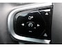 Volvo V60 T6 Recharge AWD Plus Dark - IntelliSafe Assist & Surround - 360º Camera - Harman/Kardon audio - Verwarmde voorstoelen, stuur & achterbank - Parkeersensoren voor & achter - Elektr. bedienb. voorstoelen met geheugen - Elektr. inklapbare trekhaak - 18' LMV