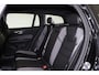 Volvo V60 T6 Recharge AWD Plus Dark - IntelliSafe Assist & Surround - 360º Camera - Harman/Kardon audio - Verwarmde voorstoelen, stuur & achterbank - Parkeersensoren voor & achter - Elektr. bedienb. voorstoelen met geheugen - Elektr. inklapbare trekhaak - 18' LMV