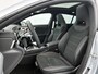Mercedes-Benz CLA Shooting Brake 180 Business Solution AMG | AMG Line Plus pakket | Panoramaschuifdak | Memorypakket | Head-up display | Augmented Reality navigatie | 360°-camera | 19 inch AMG velgen |