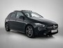 Mercedes-Benz B-klasse 180 Business Solution AMG | Nightpakket | Trekhaak | Panoramaschuifdak  | Stoelverwarming voor | Multibeam LED | Smartphone integratie | EASY PACK achterklep | Keyless-Go comfortpakket |