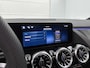 Mercedes-Benz B-klasse 180 Business Solution AMG | Nightpakket | Smartphone integratie | Panoramaschuifdak | Stoelverwarming voor | EASY PACK achterklep | Keyless-Go comfortpakket | MULTIBEAM LED |