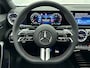 Mercedes-Benz A-klasse 180 Business Solution AMG | Nightpakket | Antidiefstalpakket URBAN GUARD PLUS | Smartphone Integratie | Panoramaschuifdak | MULTIBEAM LED | Stoelverwarming voor |