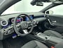 Mercedes-Benz A-klasse 180 Business Solution AMG | Nightpakket | Antidiefstalpakket URBAN GUARD PLUS | Smartphone Integratie | Panoramaschuifdak | MULTIBEAM LED | Stoelverwarming voor |