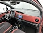 Toyota Yaris 1.5 Hybrid Bi-Tone | Uniek uitgevoerd | Navigatie | Parelmoer | Safety Pakket |