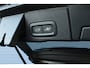 Volvo XC60 T6 AutomaatPlug-in hybrid AWD Plus Black Edition | 22 inch 5-Dubbel Spaaks Glossy Black / Diamond Cut Velgen | Luxe Lederen Bekleding | Extra Getint Glas Achterportieren En Bagageruimte | Grafisch Head-up Display | Elektrisch Glazen Panorama-Dak | Visual Park Assist Met Front "Fisheye" View | Electronic Climate Controle | Verwarmende Voorstoelen + Stuurwiel | Verwarmbare Buitenste Zitplaatsen Tweede Zitrij |