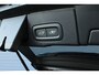 Volvo XC60 T6 AutomaatPlug-in hybrid AWD Plus Black Edition | 22" 5-Dubbel Spaaks Glossy Black / Diamond Cut Velgen | Luxe Lederen Bekleding | Extra Getint Glas Achterportieren En Bagageruimte | Grafisch Head-up Display | Elektrisch Glazen Panorama-Dak | Visual Park Assist Met Front "Fisheye" View | Electronic Climate Controle | Verwarmende Voorstoelen + Stuurwiel | Verwarmbare Buitenste Zitplaatsen Tweede Zitrij |