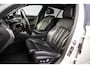 BMW 5-Serie Touring 540i xDrive | Individual | Panodak | Comfortzetels | 4W Sturing | HUD | Trekhaak | 20 inch |