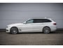 BMW 5-Serie Touring 540i xDrive | Individual | Panodak | Comfortzetels | 4W Sturing | HUD | Trekhaak | 20 inch |