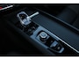 Volvo XC60 2.0 T6 Plug-in hybrid AWD Plus Black Edition | Lichtmetalen Velgen 21" | Head-up Display | Elektrisch Glazen Panorama-Dak | Rondomzicht Camera | Premium Audio by Harman Kardon | Visual Park Assist | Luxe Lederen/stof Bekleding |  Electronic Climate Controle | Voorstoelen + Stuurwiel Verwarmend | Verwarmbare Buitenste Zitplaatsen Tweede Zitrij |