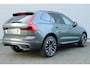 Volvo XC60 2.0 T6 Plug-in hybrid AWD Plus Dark | 21" 5-V Spaaks Glossy Black / Diamond Cut velgen | head-up display | Elektrisch Bedienbaar Glazen Panoramisch Schuif-/kanteldak Met Elektrisch Bedienbaar Zonnescherm | Visual Park Assist | Premium Audio by Harman Kardon | Electronic Climate Controle | Luxe Lederen Bekleding | Stoel Ventilatie Voor | Voorstoelen + Stuurwiel Verwarmend | Verwarmbare buitenste zitplaatsen tweede zitrij |