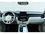 Volvo XC60 2.0 T6 Plug-in hybrid AWD Plus Dark | 21" 5-V Spaaks Glossy Black / Diamond Cut velgen | head-up display | Elektrisch Bedienbaar Glazen Panoramisch Schuif-/kanteldak Met Elektrisch Bedienbaar Zonnescherm | Visual Park Assist | Premium Audio by Harman Kardon | Electronic Climate Controle | Luxe Lederen Bekleding | Stoel Ventilatie Voor | Voorstoelen + Stuurwiel Verwarmend | Verwarmbare buitenste zitplaatsen tweede zitrij |