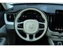Volvo XC60 2.0 T6 Plug-in hybrid AWD Plus Dark | 21" 5-V Spaaks Glossy Black / Diamond Cut velgen | head-up display | Elektrisch Bedienbaar Glazen Panoramisch Schuif-/kanteldak Met Elektrisch Bedienbaar Zonnescherm | Visual Park Assist | Premium Audio by Harman Kardon | Electronic Climate Controle | Luxe Lederen Bekleding | Stoel Ventilatie Voor | Voorstoelen + Stuurwiel Verwarmend | Verwarmbare buitenste zitplaatsen tweede zitrij |