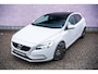 Volvo V40 1.5 T3 Dynamic Edition | Panoramadak | Stoelverwarming | DAB+ | Keyless Entry | Parkeer Camera | Harman Kardon | Lederen Bekleding |
