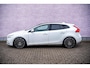 Volvo V40 1.5 T3 Dynamic Edition | Panoramadak | Stoelverwarming | DAB+ | Keyless Entry | Parkeer Camera | Harman Kardon | Lederen Bekleding |