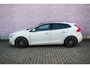 Volvo V40 1.5 T3 Dynamic Edition | Panoramadak | Stoelverwarming | DAB+ | Keyless Entry | Parkeer Camera | Harman Kardon | Lederen Bekleding |