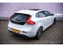 Volvo V40 1.5 T3 Dynamic Edition | Panoramadak | Stoelverwarming | DAB+ | Keyless Entry | Parkeer Camera | Harman Kardon | Lederen Bekleding |