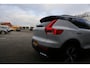Volvo XC40 1.5 T5 262PK Plug in hybride R-Design*Perfect Onderh.*Pano/Elek. Trekhaak/Leder/Stoelverw./Stuurverw./Camera/LED/Standkachel/Keyless Entry+Go/Apple Carplay-Android/Parkeersens.V+A/19 inch LM*
