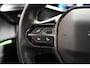Peugeot e-2008 EV GT-Line 50 kWh 3-Fase [ Panoramadak Camera Stoelverwarming ]