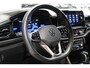 Volkswagen T-Roc 1.5 TSI 150pk R-Line | IQ. Light | Camera | Trekhaak | 100% (Dealer) onderhouden label