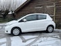 Toyota Yaris 1.0 VVT-i Now Airco | Navigatie | Elektrische ramen | APK t/m 11-2026 | Leuke auto!