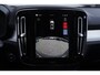 Volvo XC40 2.0 B4 Business Edition | 2000 kg trekgewicht | Extra getint glas | Adaptieve cruise control | 19" Lichtmetalen velgen |