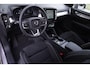 Volvo XC40 2.0 B4 Business Edition | 2000 kg trekgewicht | Extra getint glas | Adaptieve cruise control | 19" Lichtmetalen velgen |