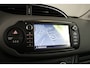 Toyota Yaris 1.0 VVT-i Aspiration | Trekhaak | Lage KM stand | Fabrieks Navigatie |