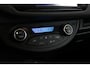 Toyota Yaris 1.0 VVT-i Aspiration | Trekhaak | Lage KM stand | Fabrieks Navigatie |
