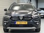 Dacia Sandero Stepway 1.0 TCe 90 Comfort / Eerste Eigenaar / All Seasonbanden / Afneembare Trekhaak / Navigatie / Pack Easy / Camera / Lichtmetalen Velgen / Sensoren Voor + Achter /