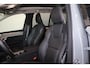 Volvo XC90 T8 Recharge AWD Ultra Dark - Luchtvering - Panorama/schuifdak - IntelliSafe Assist & Surround - 360º Camera - Bowers & Wilkins audio - Verwarmde voorstoelen, stuur & achterbank - Parkeersensoren voor & achter - Elektr. bedienb. voorstoelen met geheugen - Geventileerde voorstoelen - Head up display - Draadloze tel. lader - Extra getint glas - Elektr. inklapbare trekhaak - 21' LMV