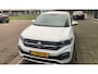 Volkswagen T-Cross 1.0 TSI Comfortline 116 PK | Automaat | R-Line Exterieur | Apple Carplay | Dodehoeksensoren | Stoelverwarming | Parkeersensoren | Adaptive Cruise Control | Digital Cockpit Pro | Navigatie | Rijstrookhulp | DAB Radio | Lichtmetalen Velgen | Getinte Ruiten | Bluetooth | Airco | Verlichting Automatisch |